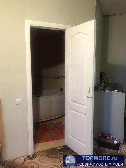 Продается двухэтажный дом 200 кв.м. в п.Любимовка. В доме 5 комнат, 3 санузла, три комнаты на втором этаже, две на... - 2