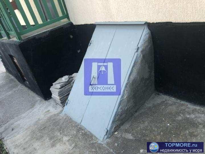 Продается хороший,теплый дом.Общая площадь 77кв.м.Три комнаты,просторная кухня,есть подвал.5 соток земли,по периметру... - 2