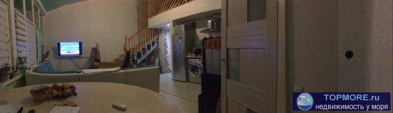 Продается трехкомнатная квартира.   Светлую просторную двухуровневую квартиру с интересной планировкой и видом на... - 1