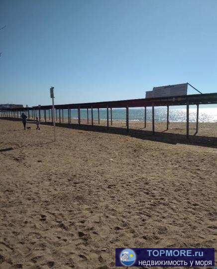 Продам трехэтажный коттедж с евроремонтом в Орловке в пяти минутах от моря. Площадь: 200 кв. м.  Участок: 4 сотки.... - 1