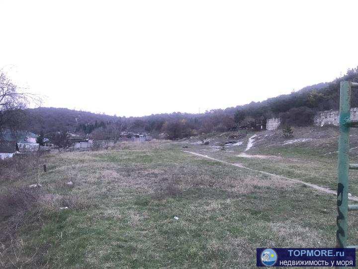 Продается видовой участок ИЖС, 10 соток п.Октябрь г.Инкерман, подъезд к участку асфальтированный, по улице вода, газ,...