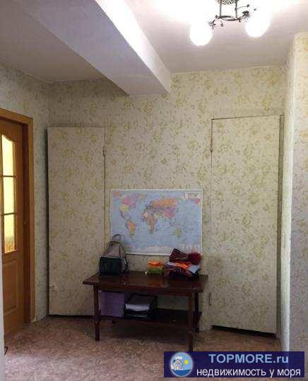 Продается двухкомнатная чешка. Дом 1990 года. Имеется газовая колонка, современный кухонный гарнитур, установлены... - 1