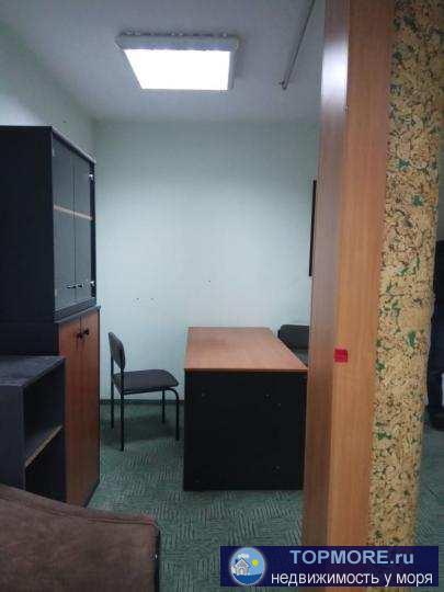 Продаётся офисное помещение 180 кв.м. на цокольном этаже пятиэтажного дома, кабинетного типа. Два... - 2