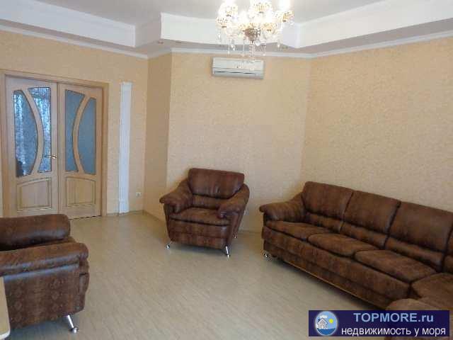 Сдается уютная двухкомнатная квартира у самого моря, в лучшем районе Севастополя.  Всегда чистый хвойно-морской... - 1