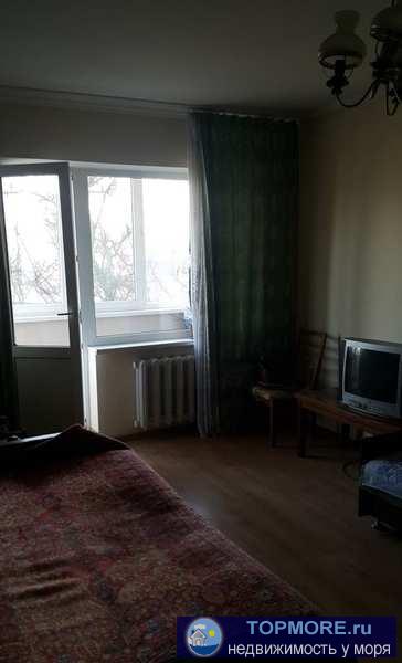 Продается светлая тёплая 2х комнатная квартира в жилом состоянии в спальном районе. Тамбур, в подъезде новый лифт.... - 2