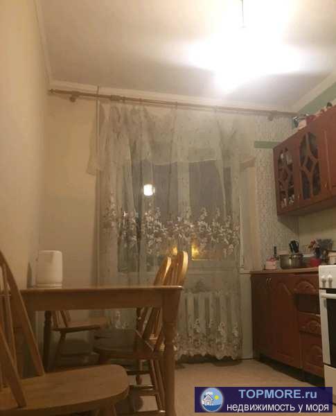 Отличная Светлая трёшка, 2 этаж, в середине дома, с большой лоджией и балконом, квартира утеплена снаружи, поменяны...