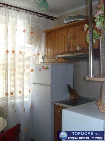 Сдается однокомнатная квартира на втором  этаже в Севастополе на Северной стороне.  Квартира чистая, теплая,...