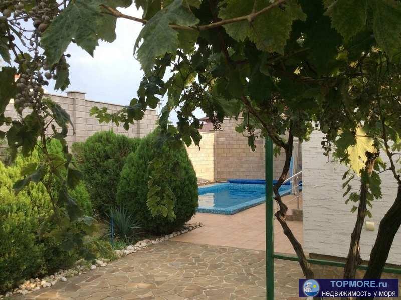 Продается двухэтажный коттедж в поселке Орловка (Качинское шоссе).  В доме все коммуникации, на каждом этаже студия в... - 1