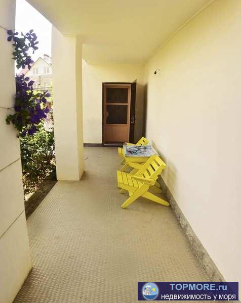 Продается двухэтажный дом в поселке Орловка у самого синего моря!  В доме шикарный ремонт,  светлые, просторные три...