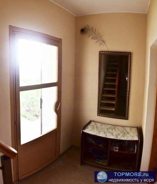 Продается двухэтажный дом в поселке Орловка у самого синего моря!  В доме шикарный ремонт,  светлые, просторные три... - 2