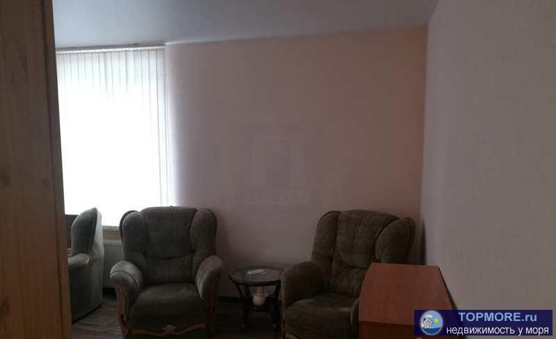 Продается однокомнатная квартира.  Сверху чердак, перекрыта новая крыша, балкон остеклен,залита новая плита на... - 1