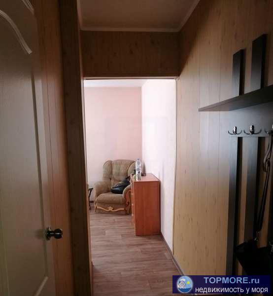 Продается однокомнатная квартира.  Сверху чердак, перекрыта новая крыша, балкон остеклен,залита новая плита на... - 2