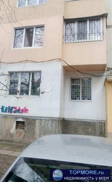 Продается трехкомнатная просторная квартира. Центральное отопление, бойлер, установлены пластиковые окна, утеплен... - 2