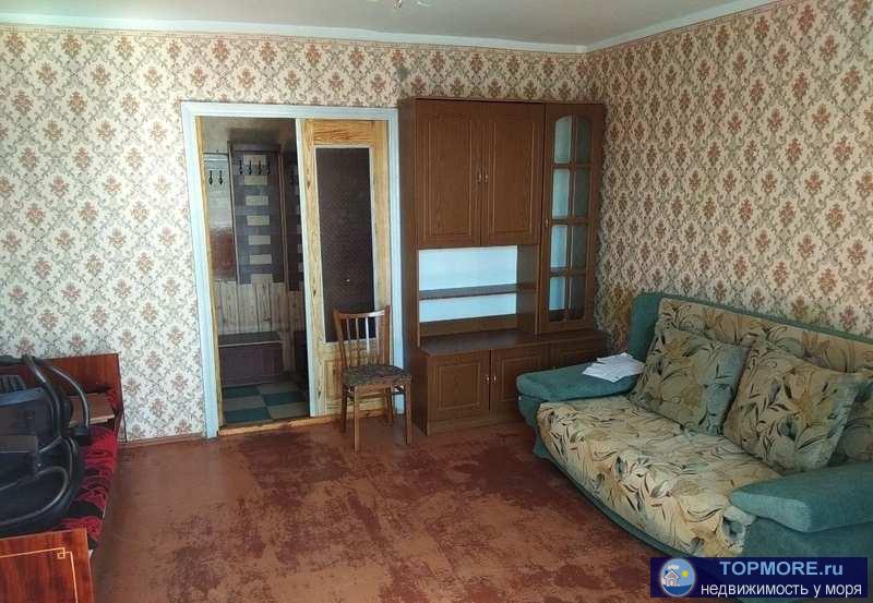 Продается двухкомнатная просторная квартира. Окна (стеклопакеты) выходят на частный сектор, солнечная сторона, нет... - 1