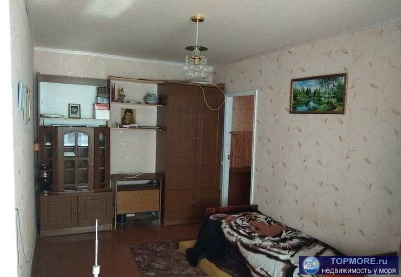 Продается двухкомнатная просторная квартира. Окна (стеклопакеты) выходят на частный сектор, солнечная сторона, нет... - 2