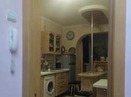 Продается трехкомнатная квартира, в хорошем спальном районе....