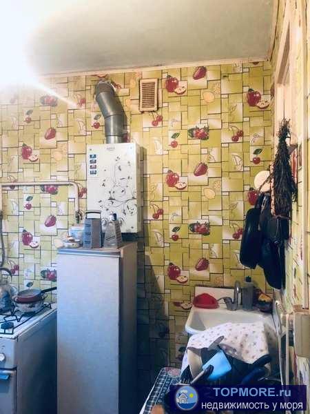 Продается трехкомнатная квартира в хорошем районе! Квартира не угловая, теплая,  в квартире требуется косметический... - 1