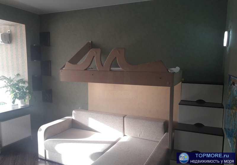 Продается светлая однокомнатная квартира общей площадью 50 кв.м.  Удобная планировка, просторная прихожая с...