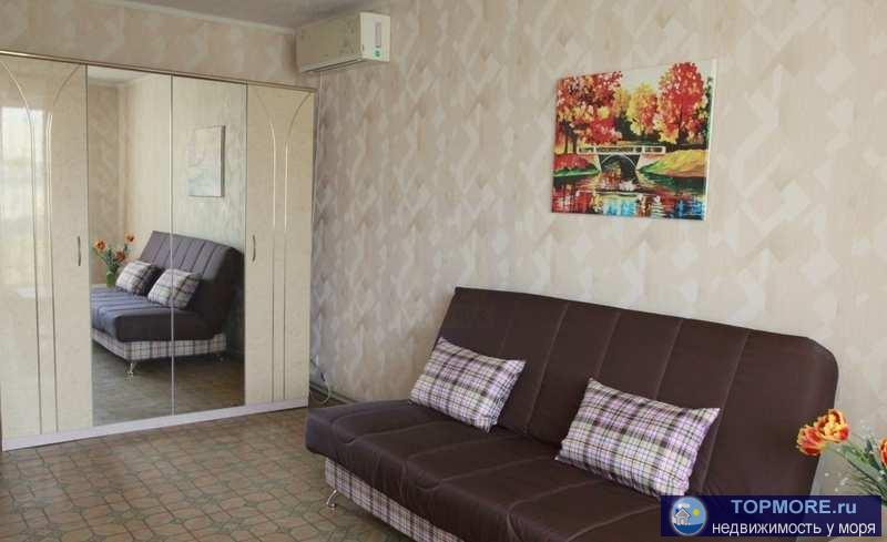 Сдаётся трёхкомнатная квартира на длительный срок. В квартире 2 спальни и гостинная. В комнатах 2 кондиционера, 2...