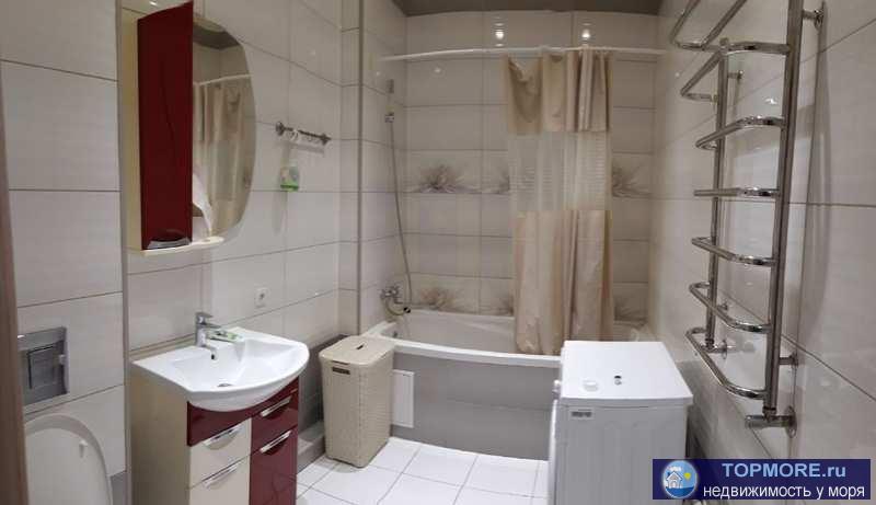 В продаже двухкомнатная,светлая, уютная квартира.  Находится на первом этаже, под которым цокольный полноценный этаж... - 1