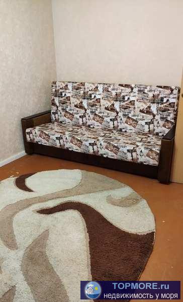 Сдаётся просторная очень теплая квартира. Солнечная сторона. Хорошая инфраструктура - рядом школы, детские сады,... - 1