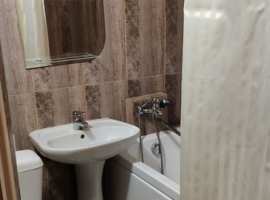 Сдаётся просторная очень теплая квартира. Солнечная сторона....