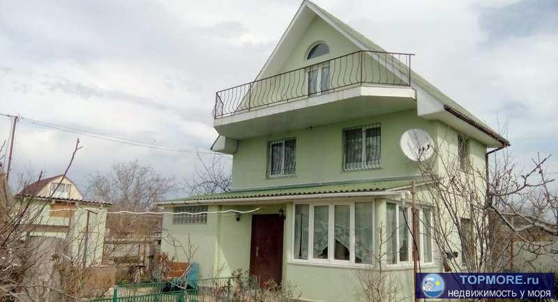 Продается трехэтажный коттедж в СНТ 'Садовод' на участке 6 соток.  В доме косметический ремонт, частично с мебелью....