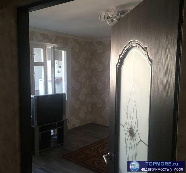 Сдается уютная, теплая трехкомнатная квартира на Колобова 15. общая площадь 64 кв м. На длительный срок. . В квартире...