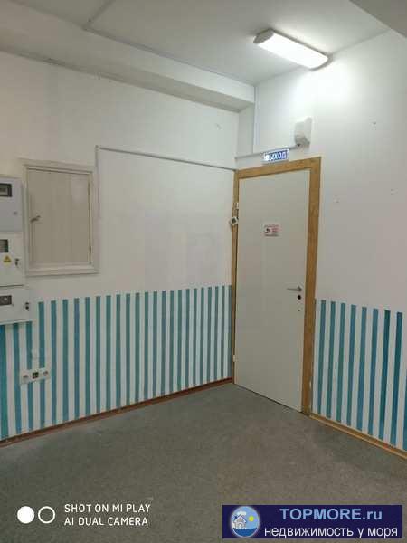 Сдается помещение в торгово-офисном центре для размещения офиса, магазина, детской развивающей комнаты и т.д.  Первая...