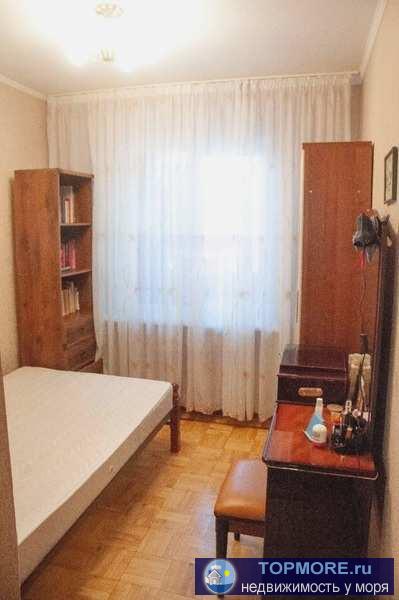 Продается уютная 3- комнатная квартира в спальном районе на ул. 60 Лет Октября. Просторная 70 кв. м. Жилые комнаты... - 1