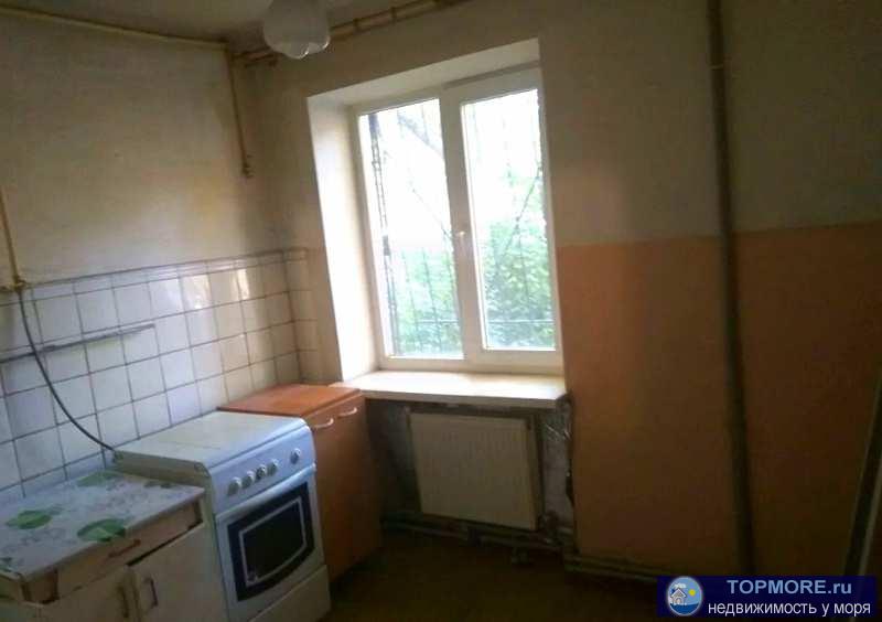 Продается уютная и светлая 2- комнатная квартира в жилом состоянии. Общая площадь 42 кв. м. Зал 17,3 кв. м. Спальня... - 2