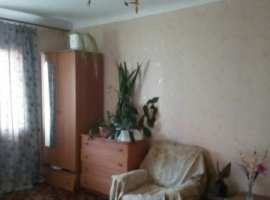 Продается трехкомнатная ,очень теплая квартира . Во дворе детская...