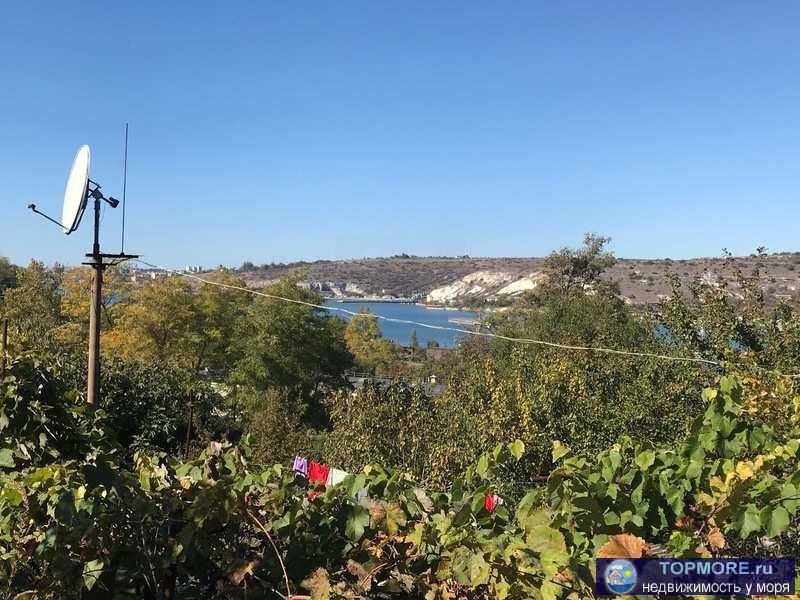 Продаётся дом 60 кв.м с участком 6 соток в г.Инкерман. Дом хороший, имеет три изолированные комнаты , зал, кухню ,... - 2