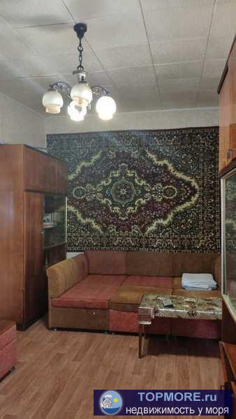 Предлагается к продаже двухкомнатная квартира в самом центре Северной стороны города Севастополь! В квартире высокие...