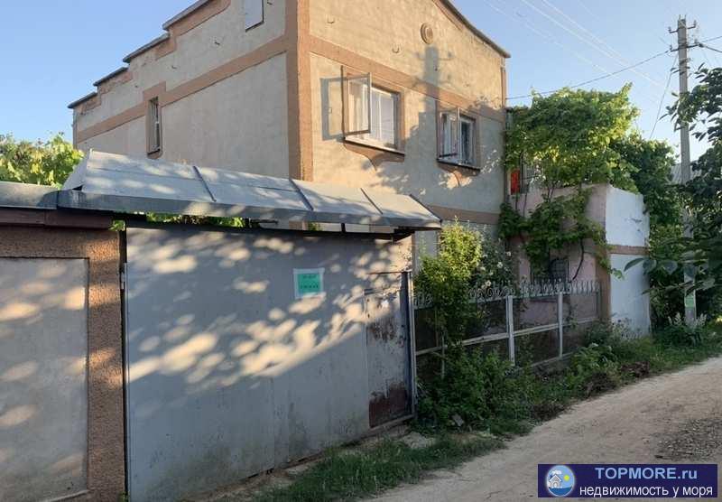 Продается двух этажная дача в поселке Орловка у самого синего моря!  Строение дачи капитальное из ракушки. На первом... - 1