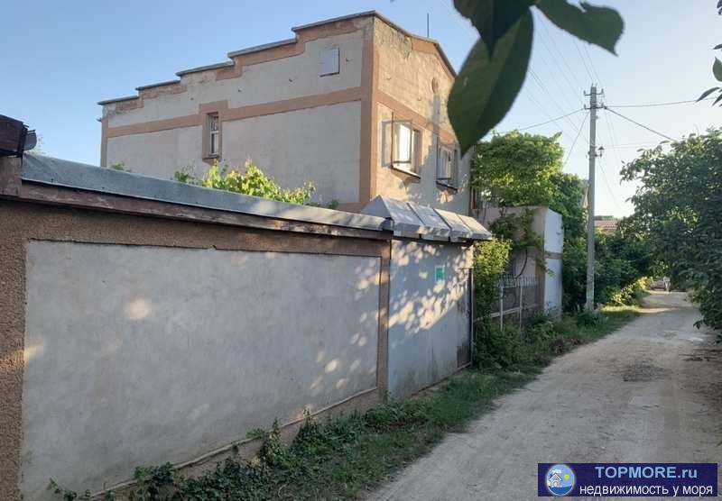 Продается двух этажная дача в поселке Орловка у самого синего моря!  Строение дачи капитальное из ракушки. На первом... - 2