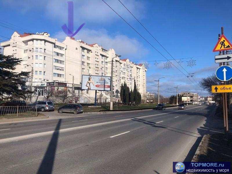 Нежилое помещение расположено на первом этаже жилого дома, общая площадь 100 кв.м.  В помещении выполнен качественный... - 1