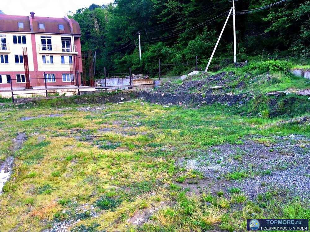 Продается земельный участок площадью 8сот, расположенный на первой линии от дороги по ул.Джапаридзе. Коммуникации по...