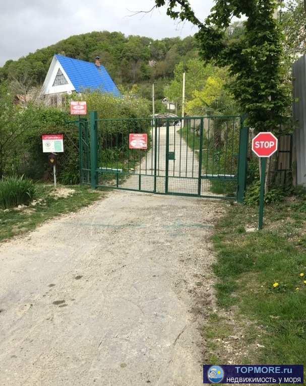 Продам жилую дачу в СНТ 'Горняк'. Свет, вода, на участке. Участок ровный. На участке есть гараж, хозпостройка,... - 1