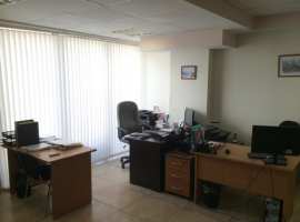 Свежий ремонт, 2 сплит системы, разделён перегородкой на 2...