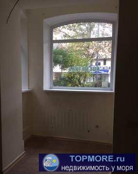 Продаю коммерческое помещение на первом этаже двухэтажного жилого дома.100кв/м+63кв/м подвальное помещение.Донская...