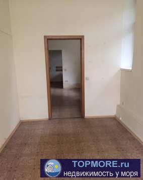 Продаю коммерческое помещение на первом этаже двухэтажного жилого дома.100кв/м+63кв/м подвальное помещение.Донская... - 2