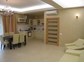 Шикарная 3-х комнатная квартира в элитном четырехэтажном коттедже...