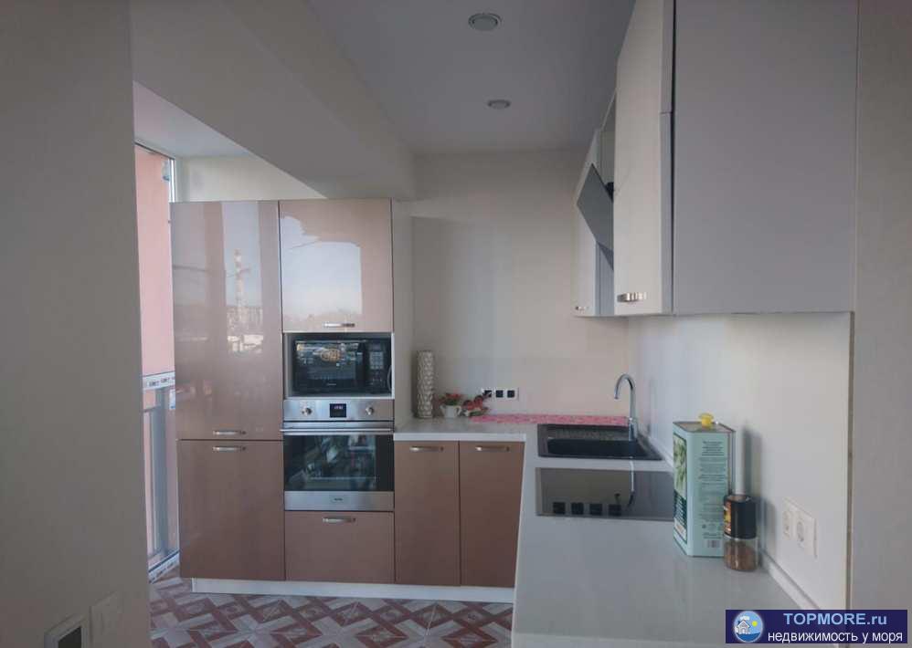 Продаем 4-х комнатную квартиру в г. Сочи, Адлерский район на 2 этаже, перепланировка узаконена. Ремонт, большая...