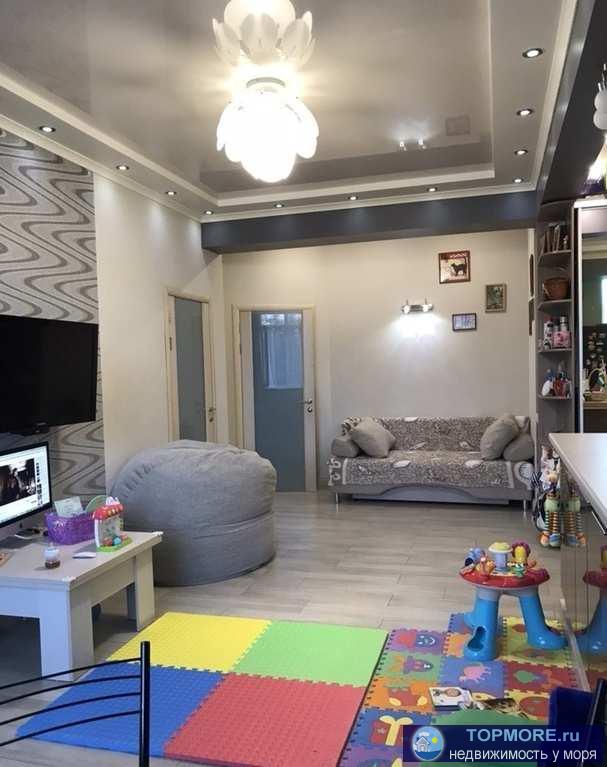 Продаю просторную 4-х комнатную квартиру на втором этаже 5-ти этажного дома клубного типа с хорошим ремонтом и...