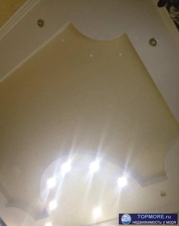 Срочно продается! 3-х комнатная квартира в элитной высотке площадью 82 кв. 1/11 в монолитном доме. Бесшумный лифт.... - 2