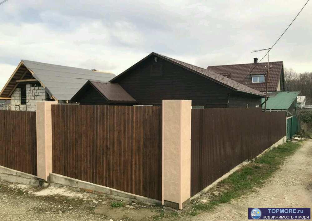 Продаю дом с земельным участком на золотом гребешке.дом деревянный обшит имитацией бруса.строили два года назад.три... - 1