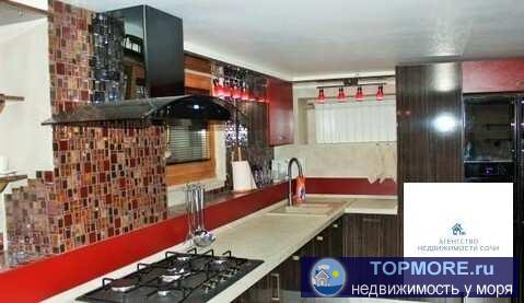 Продается квартира в 2-х уровнях 108 кв. м.в центре Сочи. Евроремонт, все коммуникации новые, дубовые рамы, кованные...