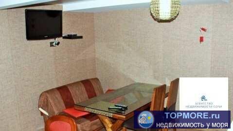 Продается квартира в 2-х уровнях 108 кв. м.в центре Сочи. Евроремонт, все коммуникации новые, дубовые рамы, кованные... - 2